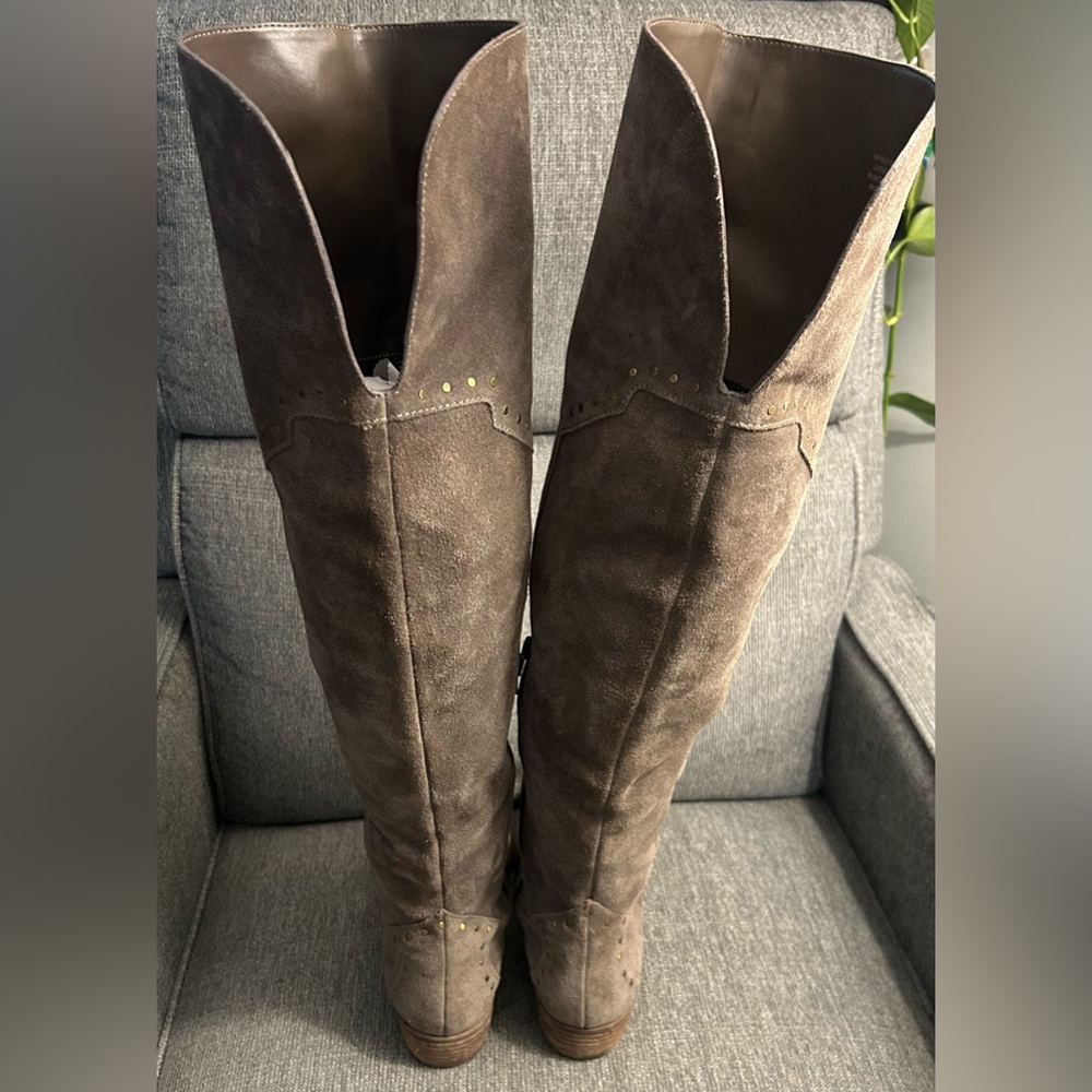 Aerosoles Suede Brown Boots with studded accents size women’s 10 - Picture 8 of 10